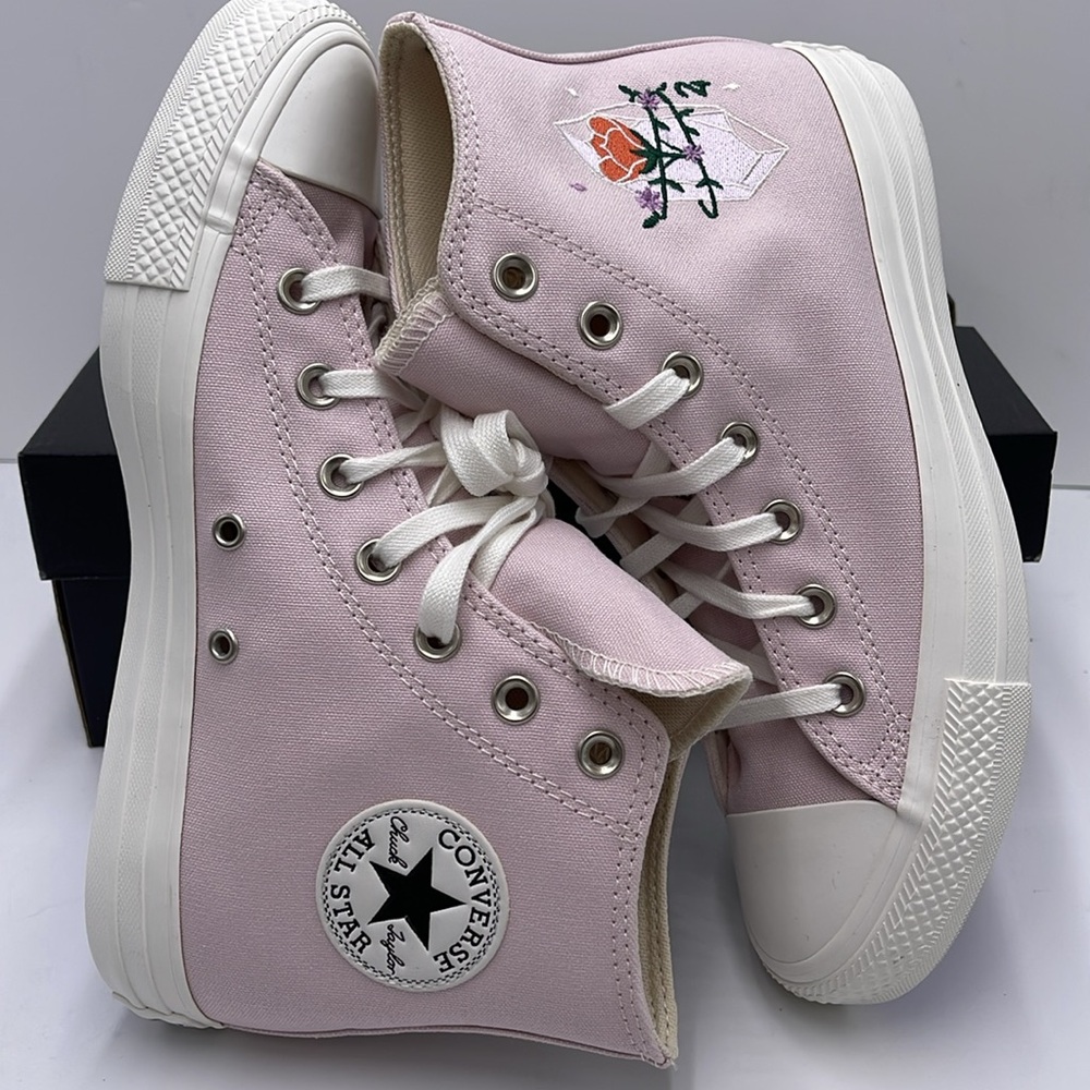 Converse WMNS CTAS HI
BARELY ROSE/VINTAGE WHITE A03740C Sneakers - Picture 12 of 16